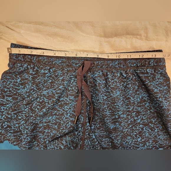 Lululemon Womens Blue Black Abstract Drawstring Waist Athletic Shorts Size 4 - Picture 6 of 8
